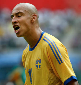 Henrik Larsson (Henke Larsson) skriker ut sin ilska
