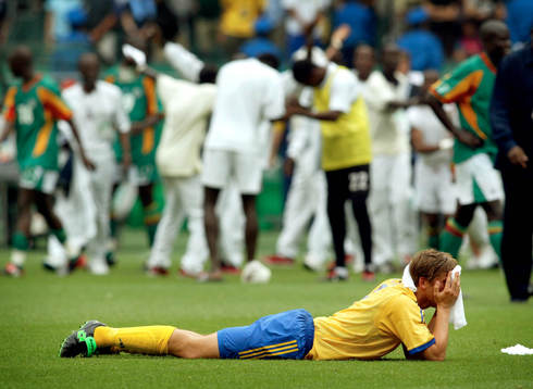Anders Svensson gråter och Senegal dansar jubeldansen i