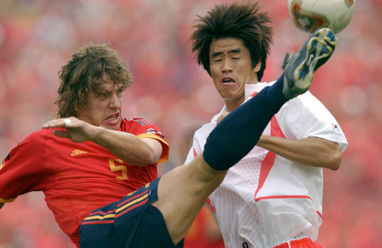 Puyol, Spanien och Seol Ki Hyeon, Korea