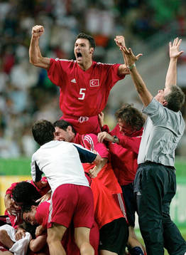 Alpay Ozalan, Turkiet jubel