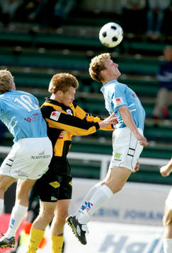 Tuomas Uusimäki, Häckens "trycker på" Jens Törnberg,
