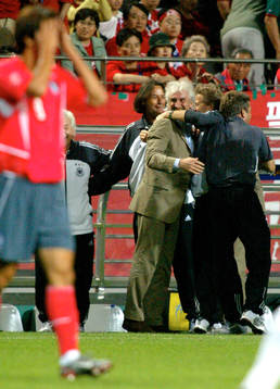 Sydkorea (Korea)  deppar och Tyskland, med Rudi Völler i