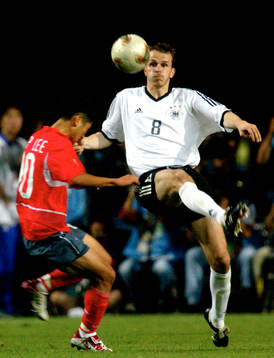 Dietmar Hamann, Tyskland och Young Pyo Lee, Sydkorea