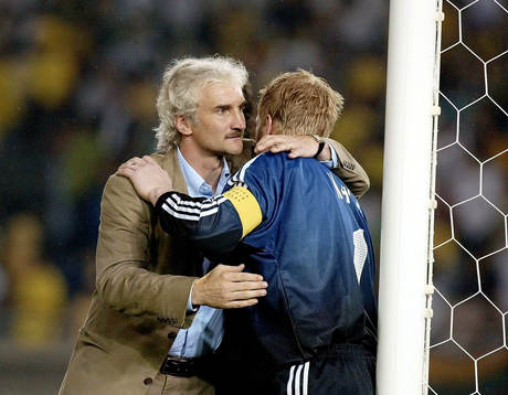 Rudi Völler, förbundskapten, Tyskland, tröstar Oliver
