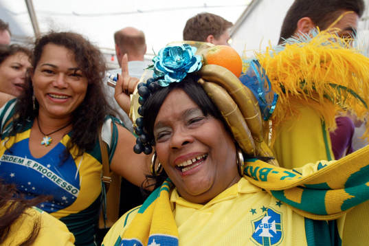 glada supportrar firar Brasiliens VM guld vidf Mosebacke