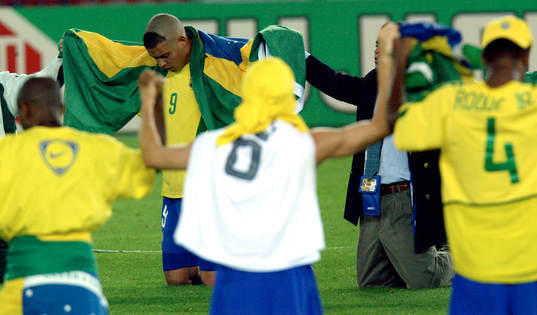 Ronaldo och Brasilien tackar gud