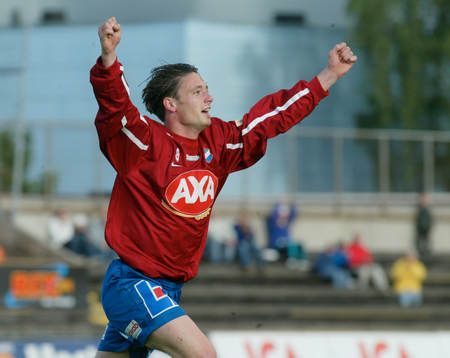 Daniel De Stefano, Öster, har gjort 3-1och jublar (jubel)