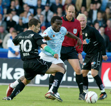 Peter Ijeh och Sharbel Thoma, domaren Martin Hansson