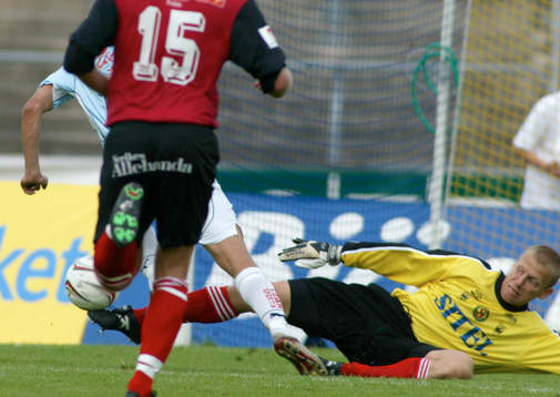 Här avgörs matchen, ÖSK-veteranen i mål Anders Karlsson