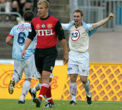 Niklas Skoog jublar, Örebro deppar