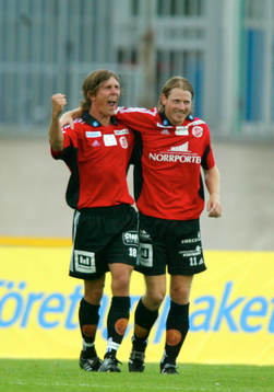 Dennis Östlundh och Tommy Bergersen, Sundsvall, jublar