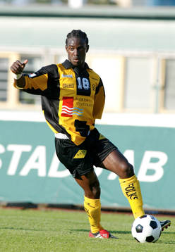 Dulee Johnson, Häcken