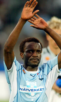Skyttekungen Peter Ijeh, Malmö FF, tackar publiken