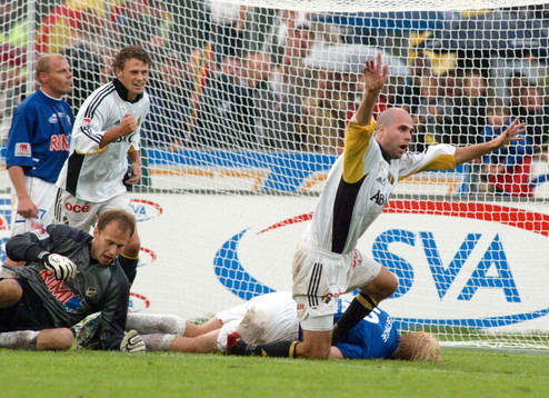 Målskytten Teddy Lucic, AIK jublar