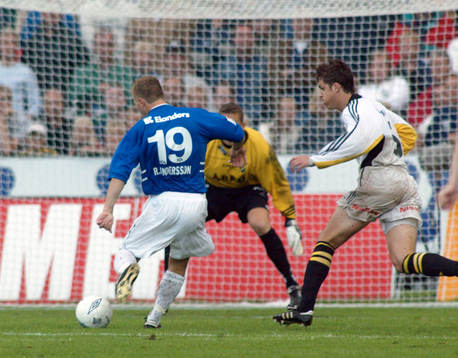 Per Nilsson, AIK hinner inte fram och Robert Andersson,