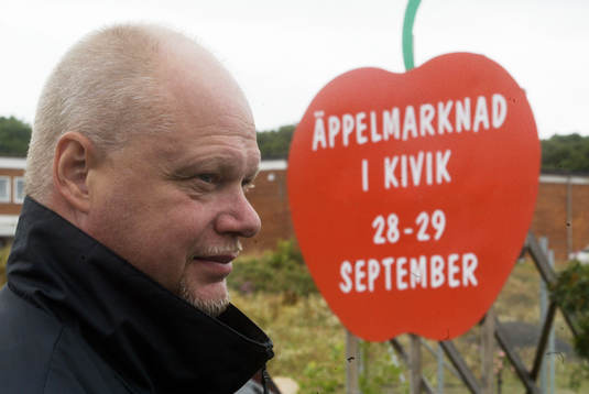 Rögle cyklar från Ängelholm till Kivik. På bilden Roger