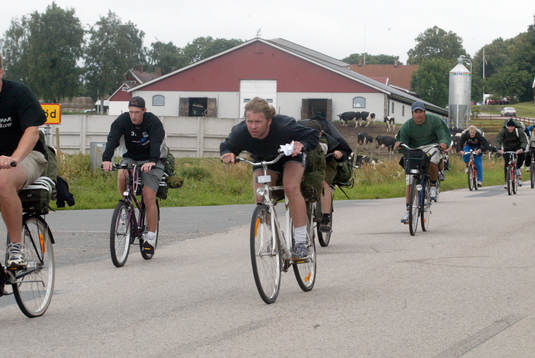 Rögle cyklar från Ängelholm till Kivik. På bilden Pelle