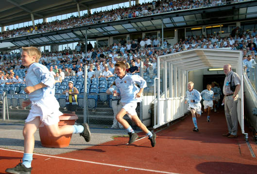 Knattar springer in på Malmö Stadion