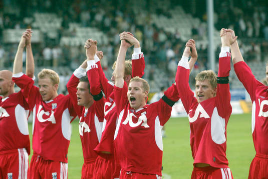 Göteborg. Armbindel. Jonas Henriksson