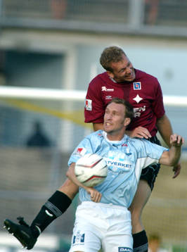 Fredrik Bild mot Niklas Skoog