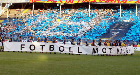 "Fotboll mot våld". Manifestation
