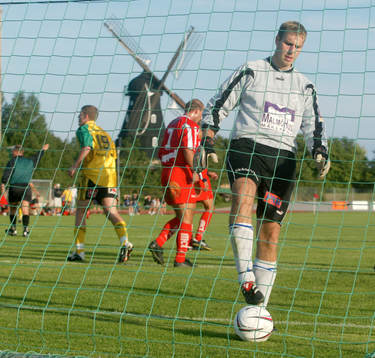 Mål, Höllvikens målvakt plockat ut bollen