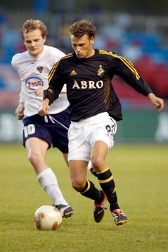 Daniel Hoch, AIK och Bjarnolfur Larusson, IBV