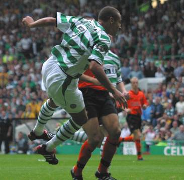 Henrik Larsson, Celtic slår till