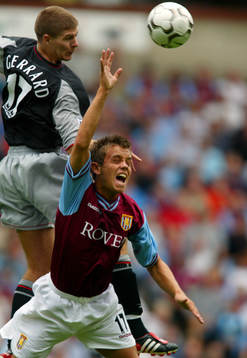 Steven Gerrard, Liverpool och Lee Hendrie, Aston Villa i
