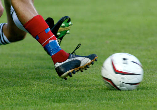 Boll, fot, fötter, dubbar, fotbollskängor, bredsida