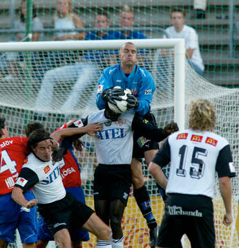 Fredrik Larsson, målvakt, målvaktsingripande