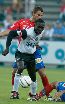 Paul Oyuga mot Kenneth Rasmussen