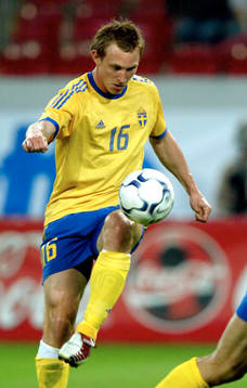 Kim Källström, Sverige spelar fram till 1-1 målet