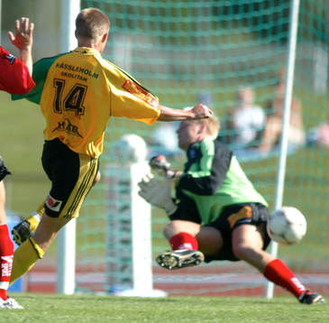 Friläge, Mattias Andersson fri med Falkenbergs målvakt