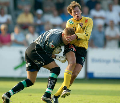 Succéinhopparen Christian Augustsson mot målvakten John