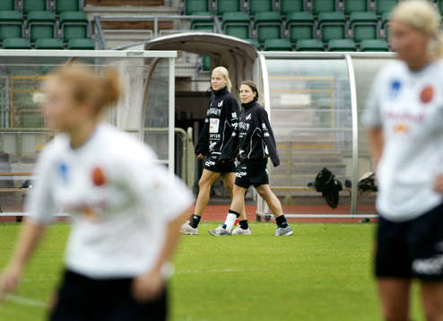 Laura Kalmari och Hanna Ljungberg fick ta det lungt