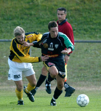 Jimmi Augustsson, IFK Hässleholm tar sig förbi en