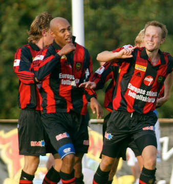 Nicklas Carlsson och Michael Allyn, jubel, Brommapojkarna