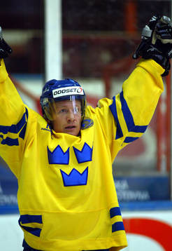 Niklas Andersson gjorde Sveriges 2-1-mål och jublar...