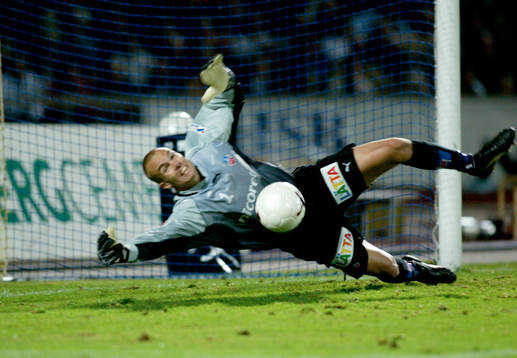 Fredrik Larsson, straffräddning. Målvakt. Räddning