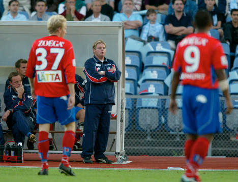 Peter Swärdh, tränare, med sina anfallsess, Gustaf