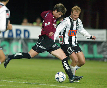 Nick Bosevski klipper till. Anders Friberg kan ej förhindra