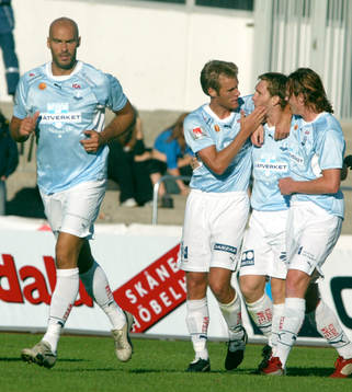 Niklas Skoog, Malmö FF, klappas om