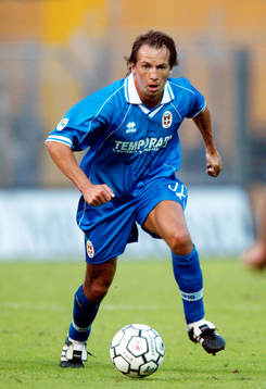 Cauet, Como