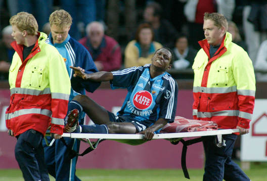 Yannick Ngabu Bapupa , Djurgården. Skada, bår