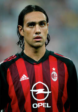 Nesta, Milan, porträtt