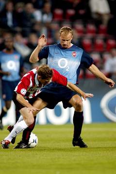 Johann Vogel, Eindhoven och Dennis Bergkamp, Arsenal