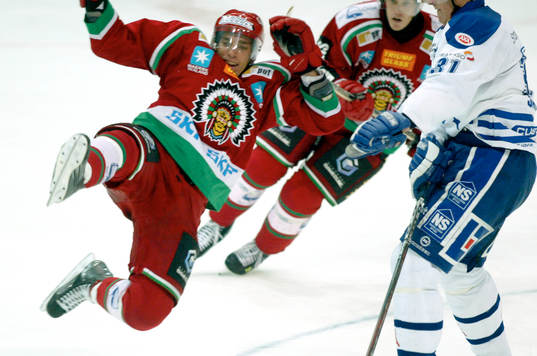 Joel Lundqvist flyger fram