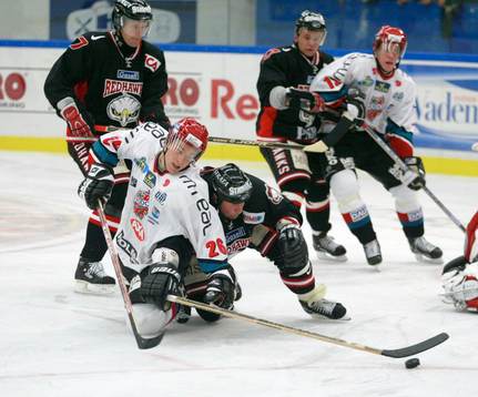 Mattias Wennerberg, Modo, har "brottning" med Malmös Juha