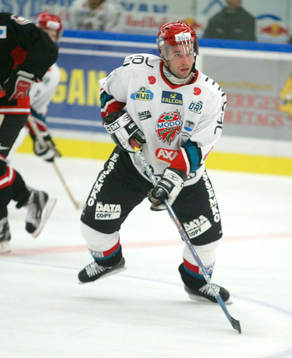 Magnus Hedlund, Modo
